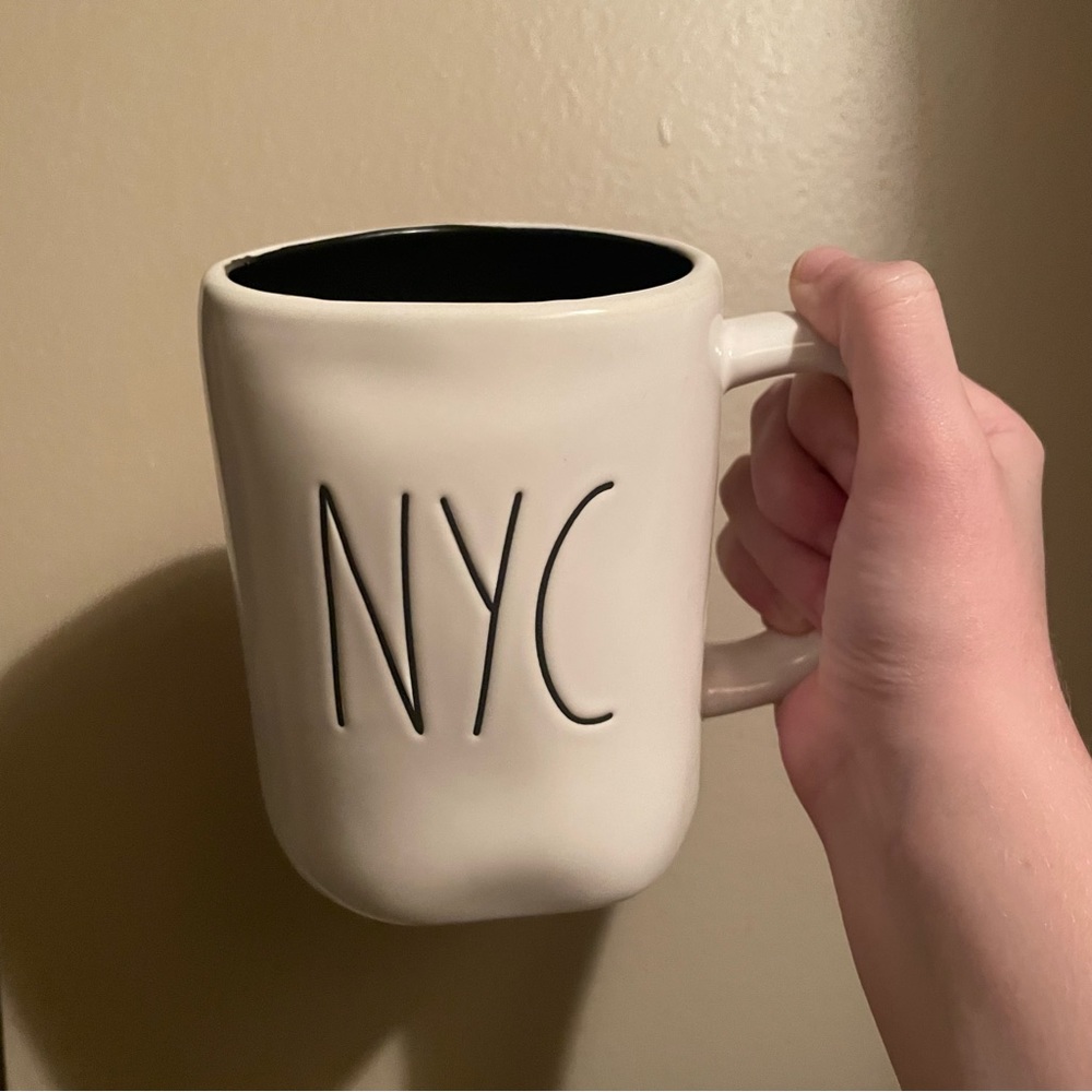 Rae Dunn 2021 New York City Mug “NYC” Black Interior Chrysler Building